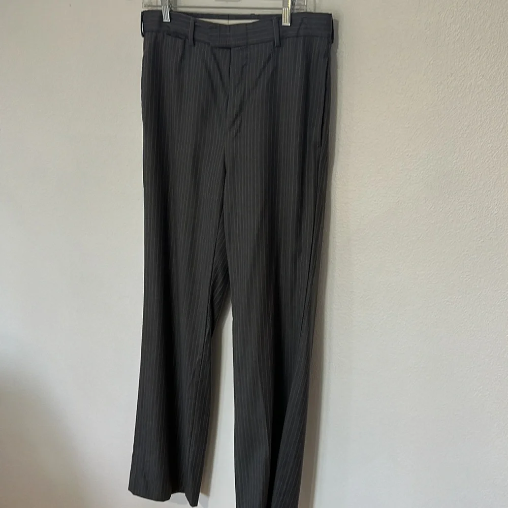GUCCI wool trousers/slacks. - Picture 2 of 10